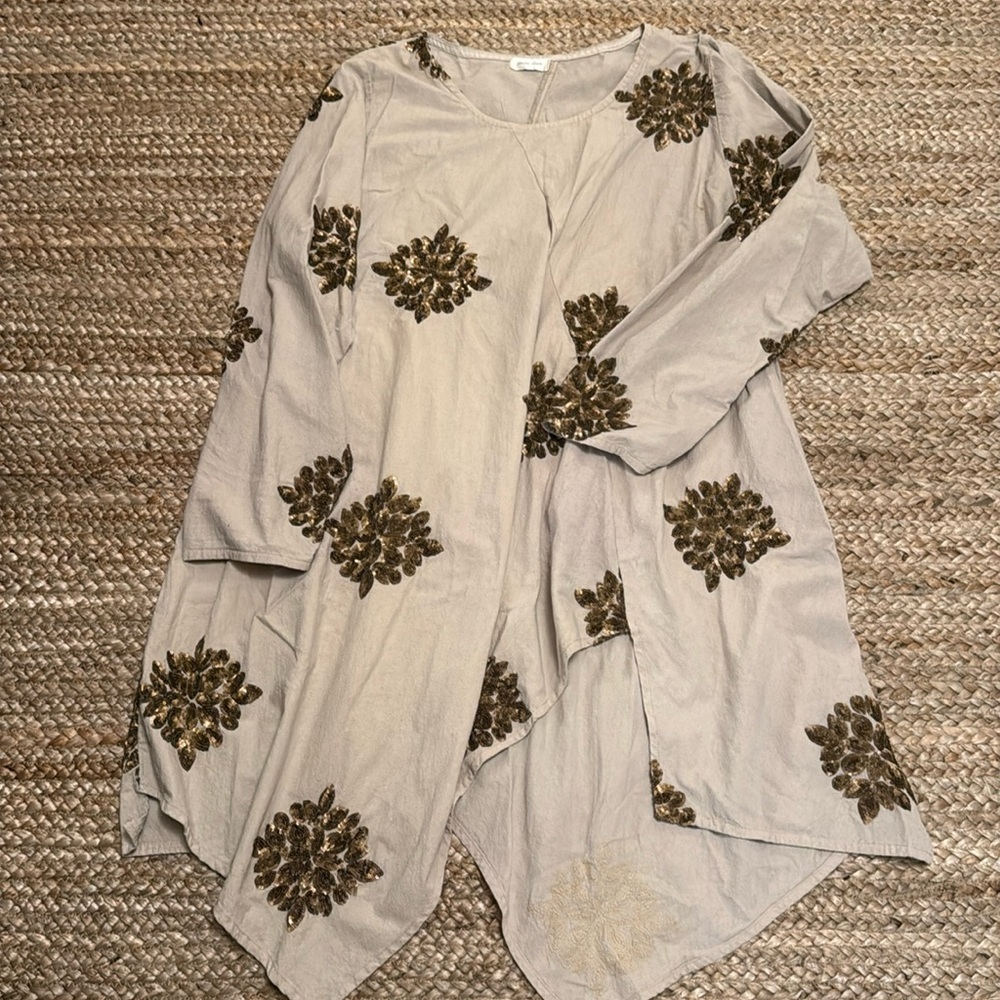KRISTA LARSON QUILTED ASYMMETRICAL EDGE TUNIC